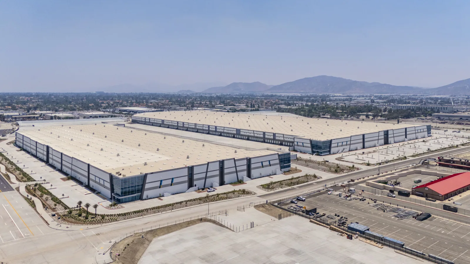 Commercial Roofing in Fontana’s Industrial Corridor Commercial Roofing in Fontana’s Industrial Corridor